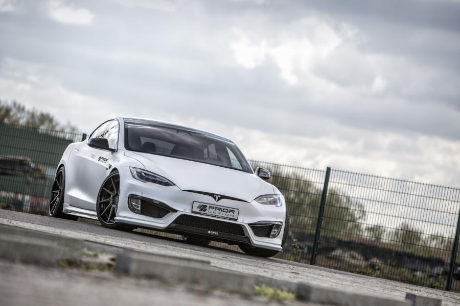  Tesla Model S P100D by  Prior Design 2017 года  (фото 4 из 14)